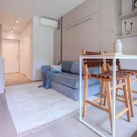 Luxury In Pinewood 3min Walk To Sea 아파트 *