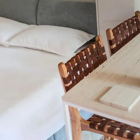 Luxury In Pinewood 3min Walk To Sea 아파트 *