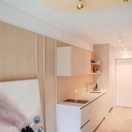 Luxury In Pinewood 3min Walk To Sea 아파트 팔랑가