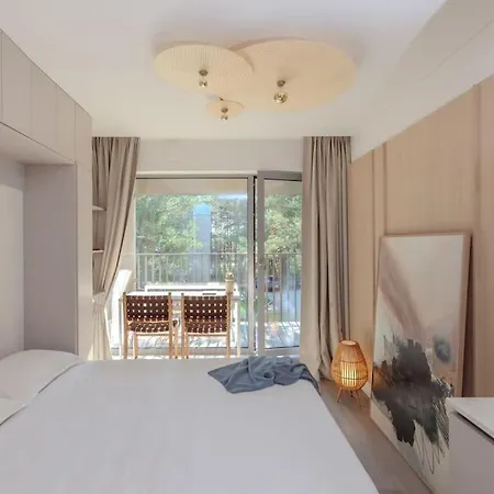 Luxury In Pinewood 3min Walk To Sea