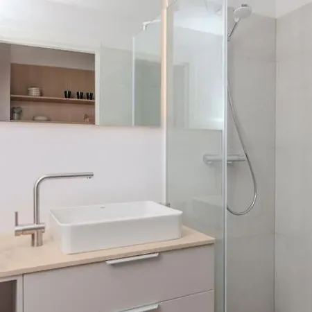 Apartment Luxury In Pinewood 3min Walk To Sea *