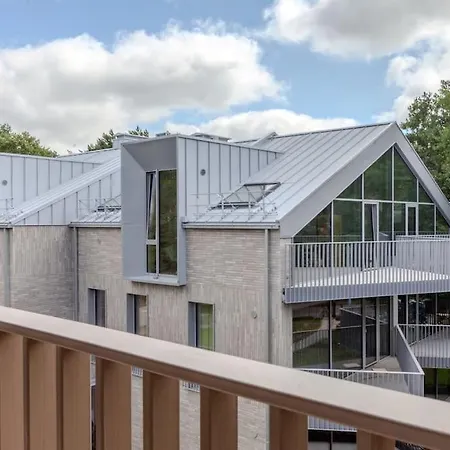 Luxury In Pinewood 3min Walk To Sea Apartment