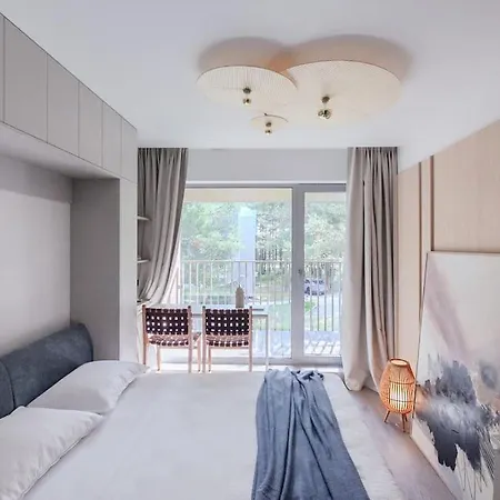 아파트 Luxury In Pinewood 3min Walk To Sea 팔랑가