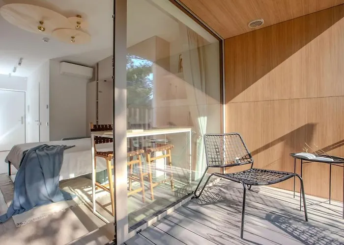 Luxury In Pinewood 3min Walk To Sea *