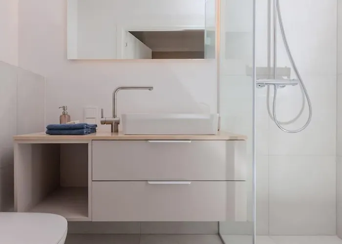 Luxury In Pinewood 3min Walk To Sea 팔랑가