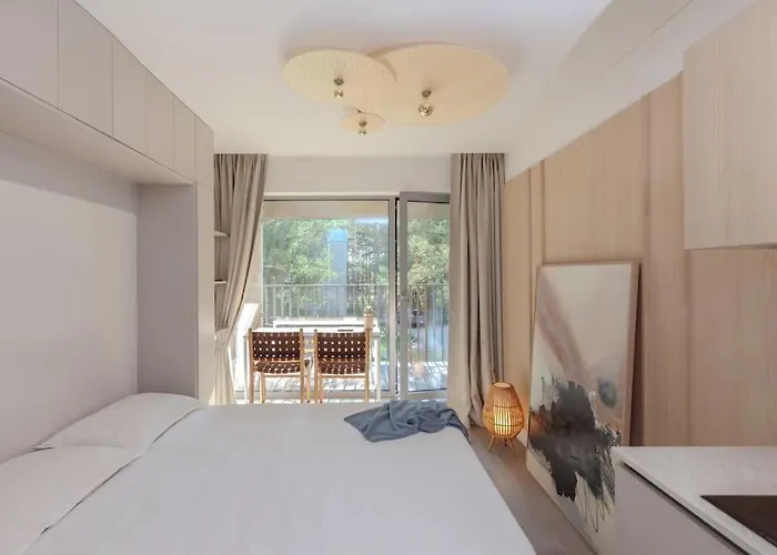 Luxury In Pinewood 3min Walk To Sea