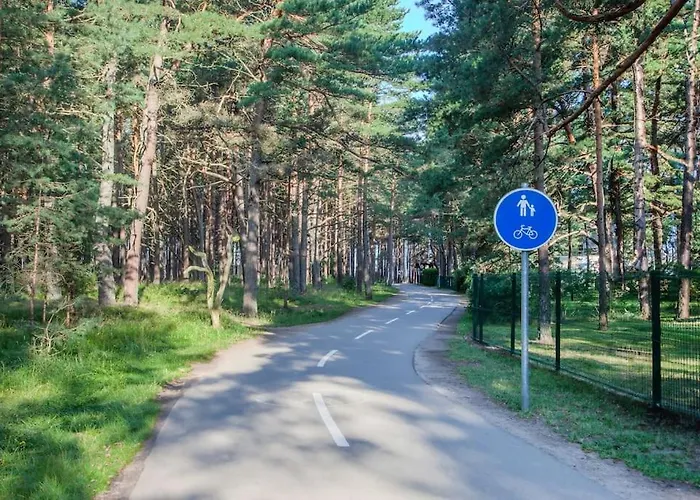 Luxury In Pinewood 3min Walk To Sea 아파트 팔랑가