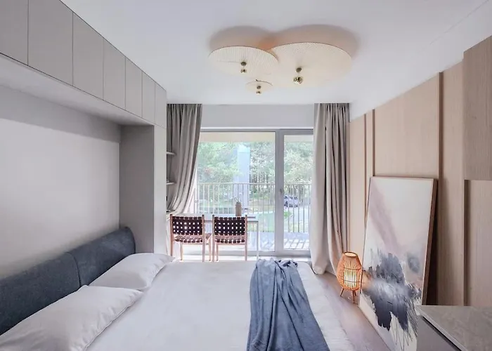 아파트 Luxury In Pinewood 3min Walk To Sea 팔랑가