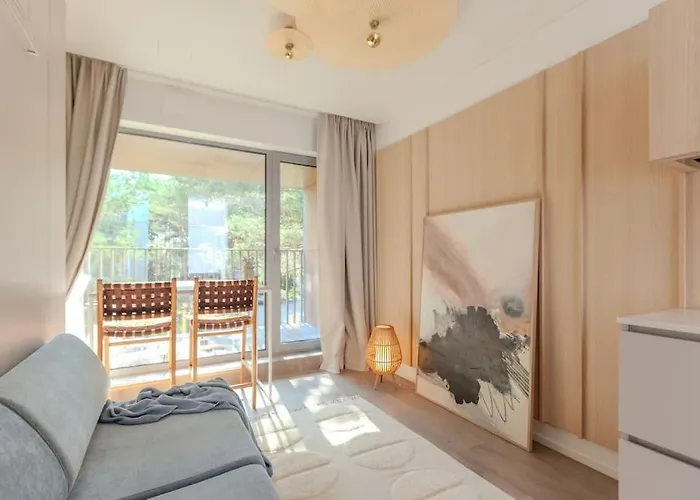 Luxury In Pinewood 3min Walk To Sea 아파트